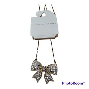 Unique Bow Necklace. Vintage Laura Conrad ♡
